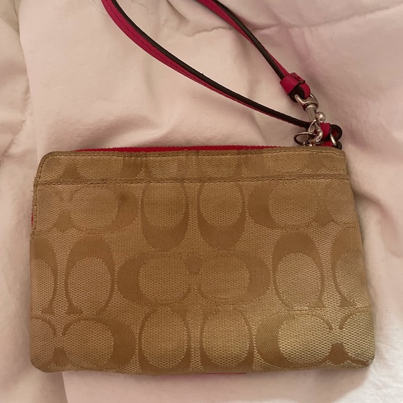 Cute COACH WRISTLET - Picture 2 of 2